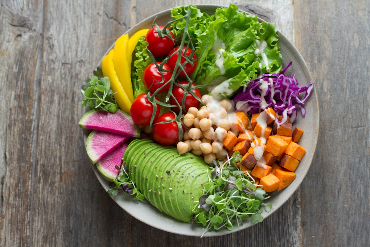 Porzioni consigliate per verdure e frutta secondo la piramide alimentare